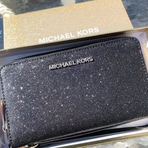 REPOSH - Used Once - Michael Kors Wristlet Glitter - Black